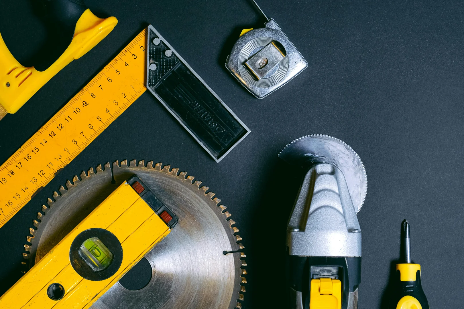 Who is responsible for the maintenance of a leased property?