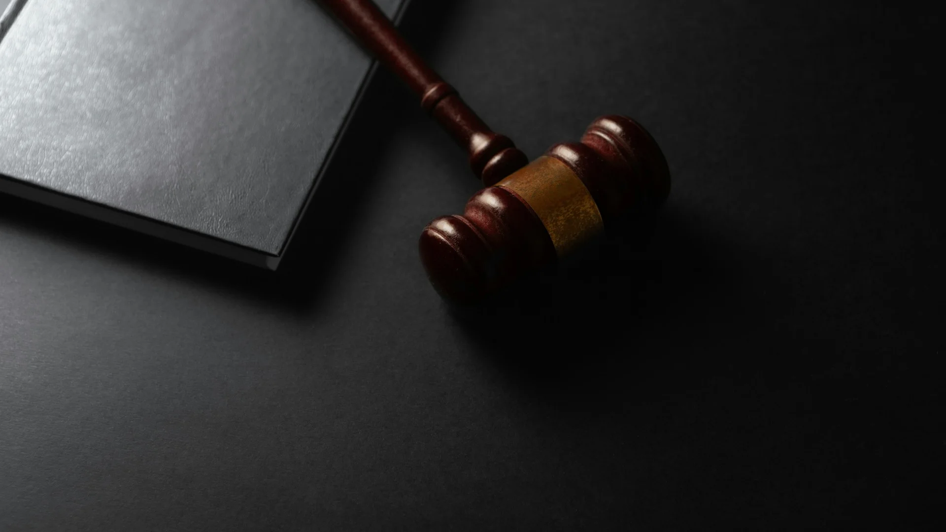 How to Find a Free Legal AI Assistant in England: Legal Aid, Fixed Fees and AI Research Tools Compared