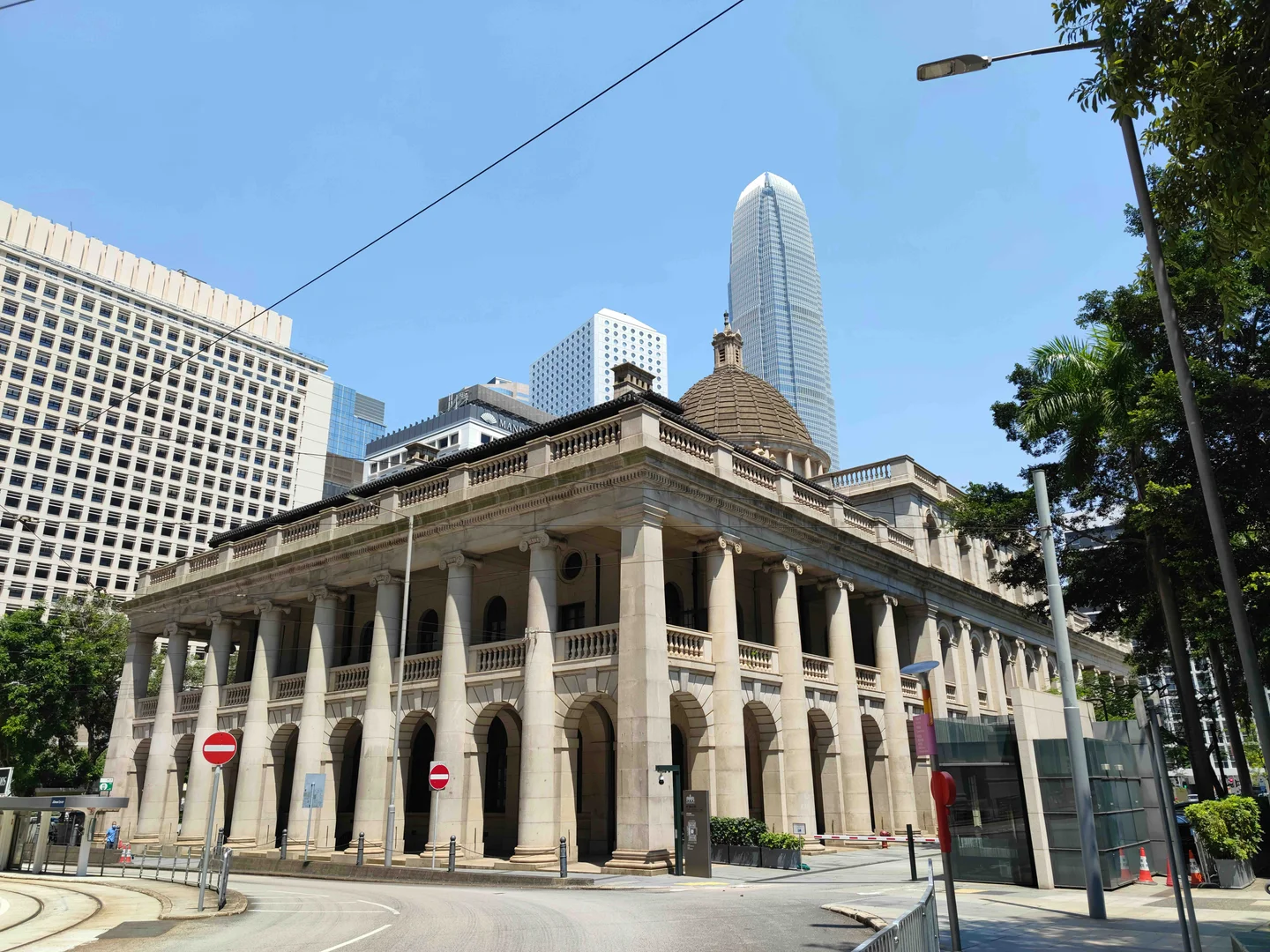 How does the legal system work in Hong Kong?