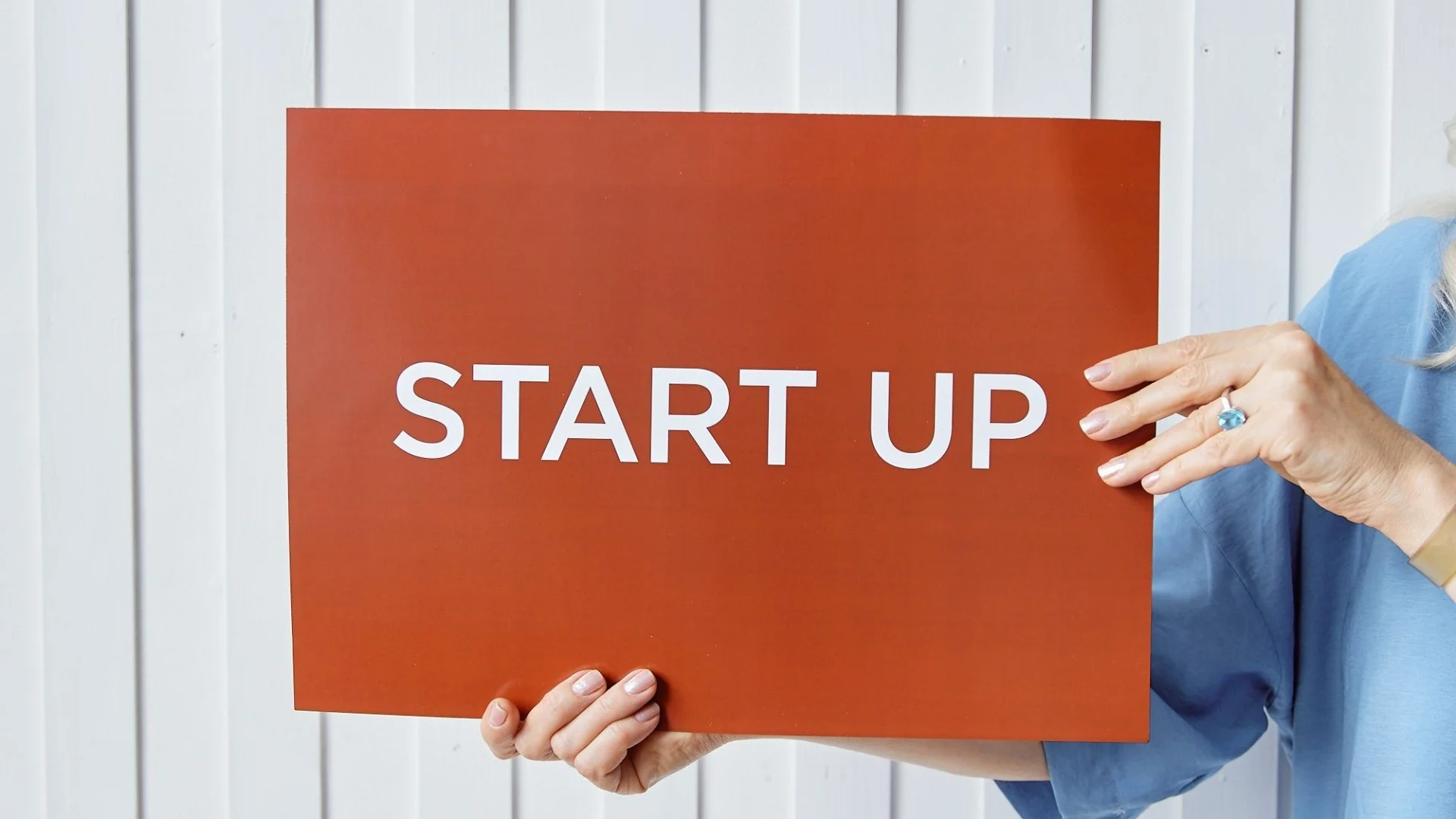 How do I register a company in the UK?