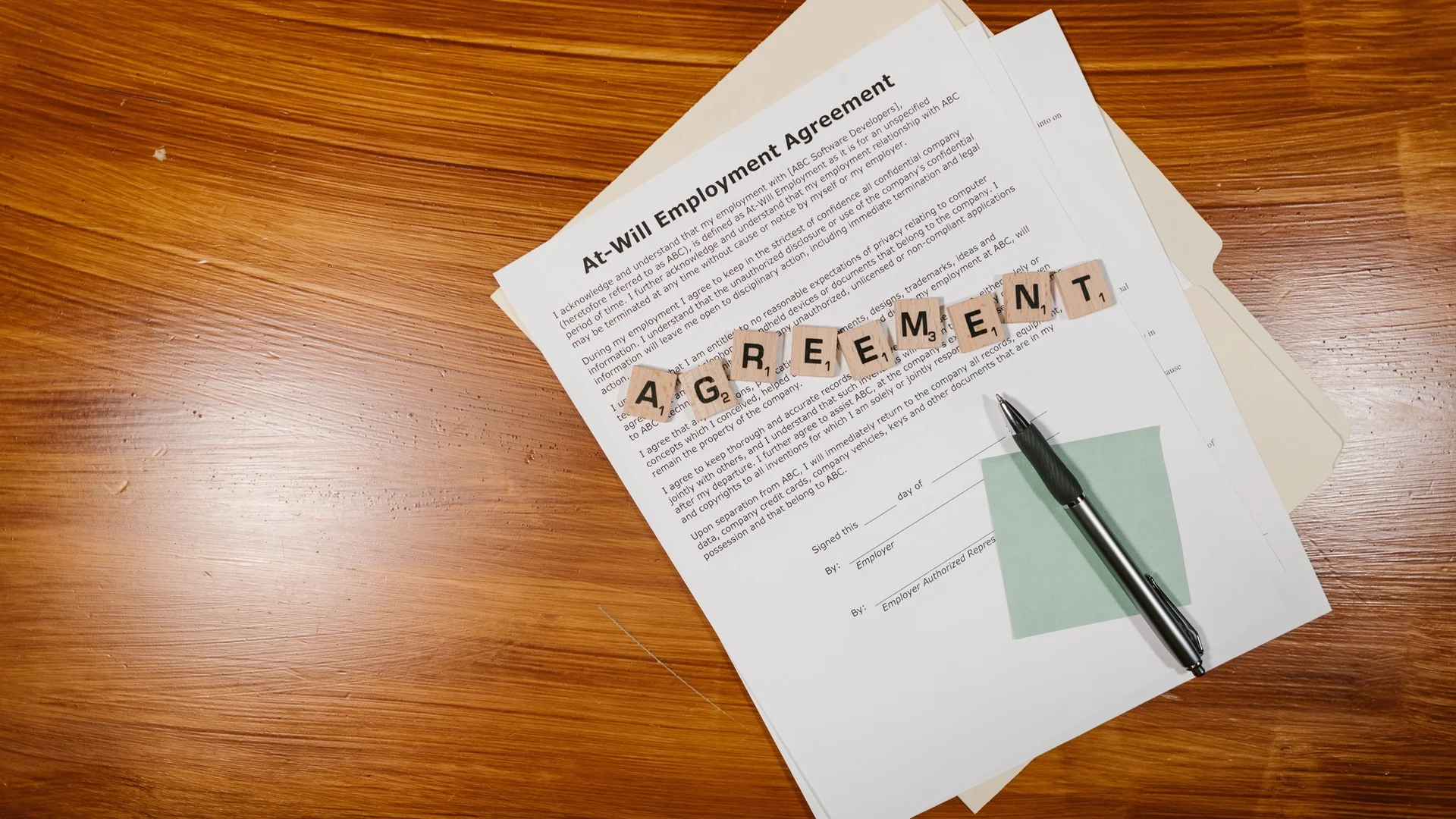 Generate an Employment Contract Online for Singapore: Staying Compliant in 2026