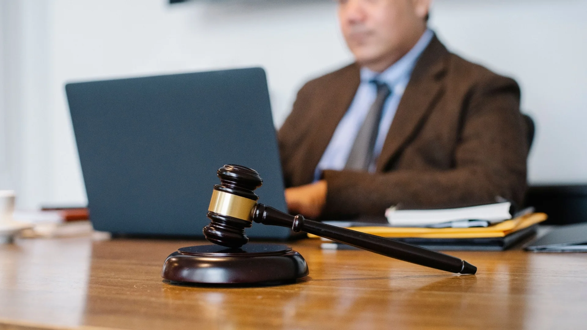 AI for Lawyers in Singapore: Tools, Use Cases and ROI