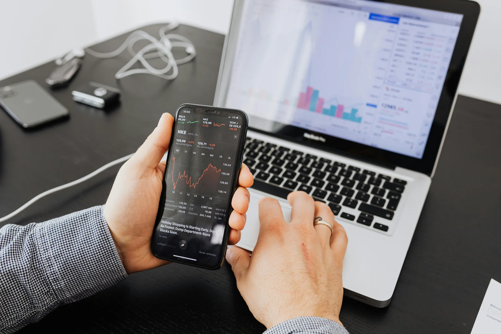 How do I issue/transfer shares?