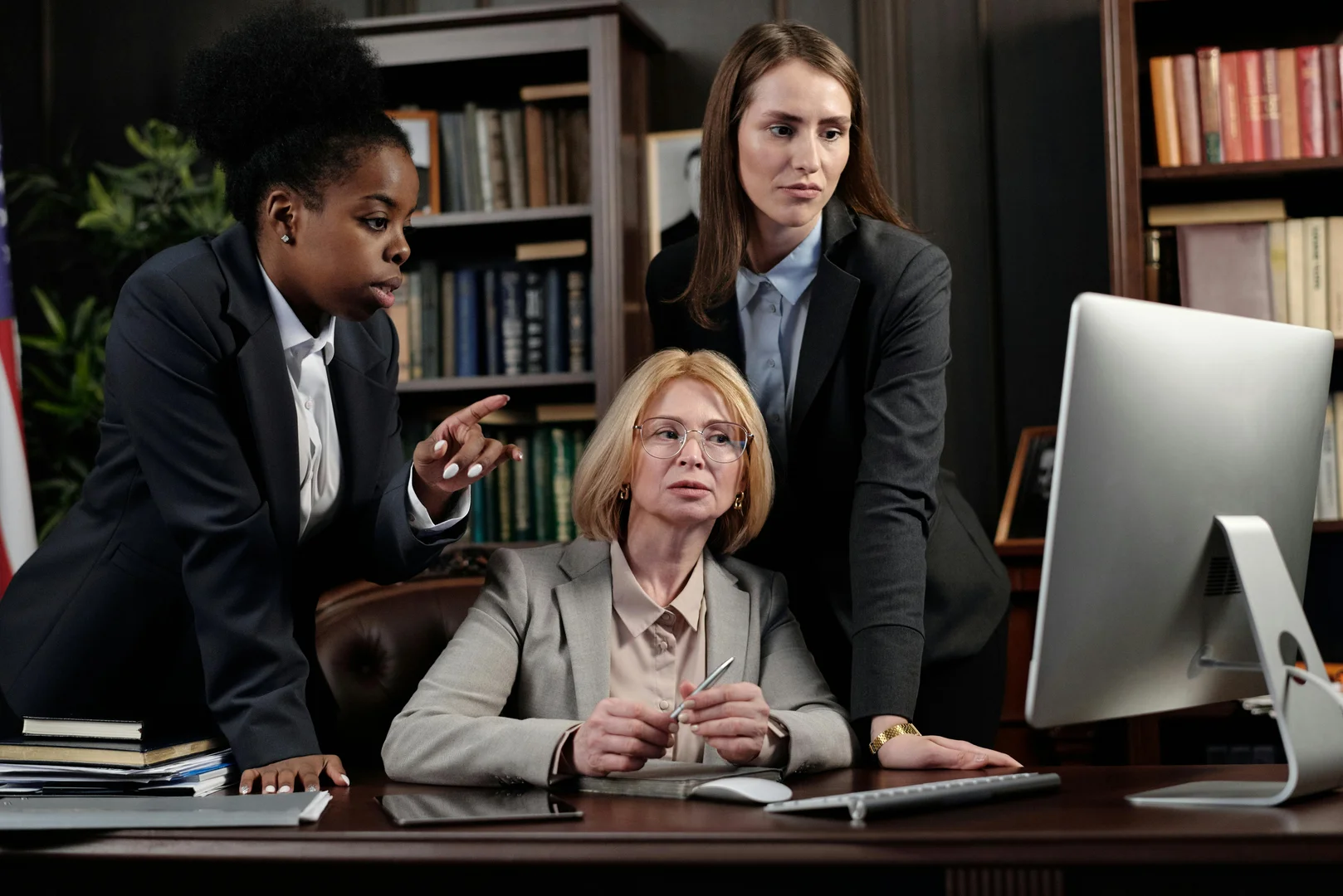 What are the steps in an arbitration process?