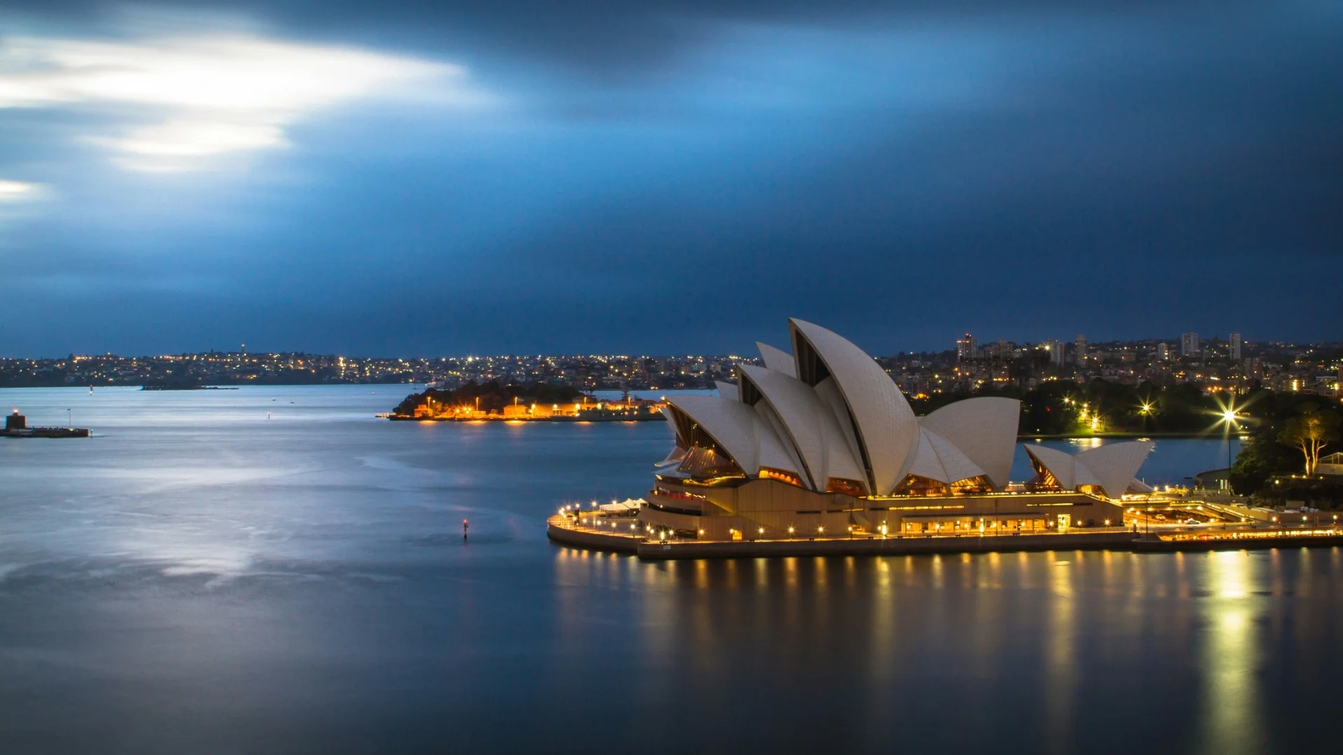 Australian Legal Analysis: A Practical Guide to Getting It Right, Fast