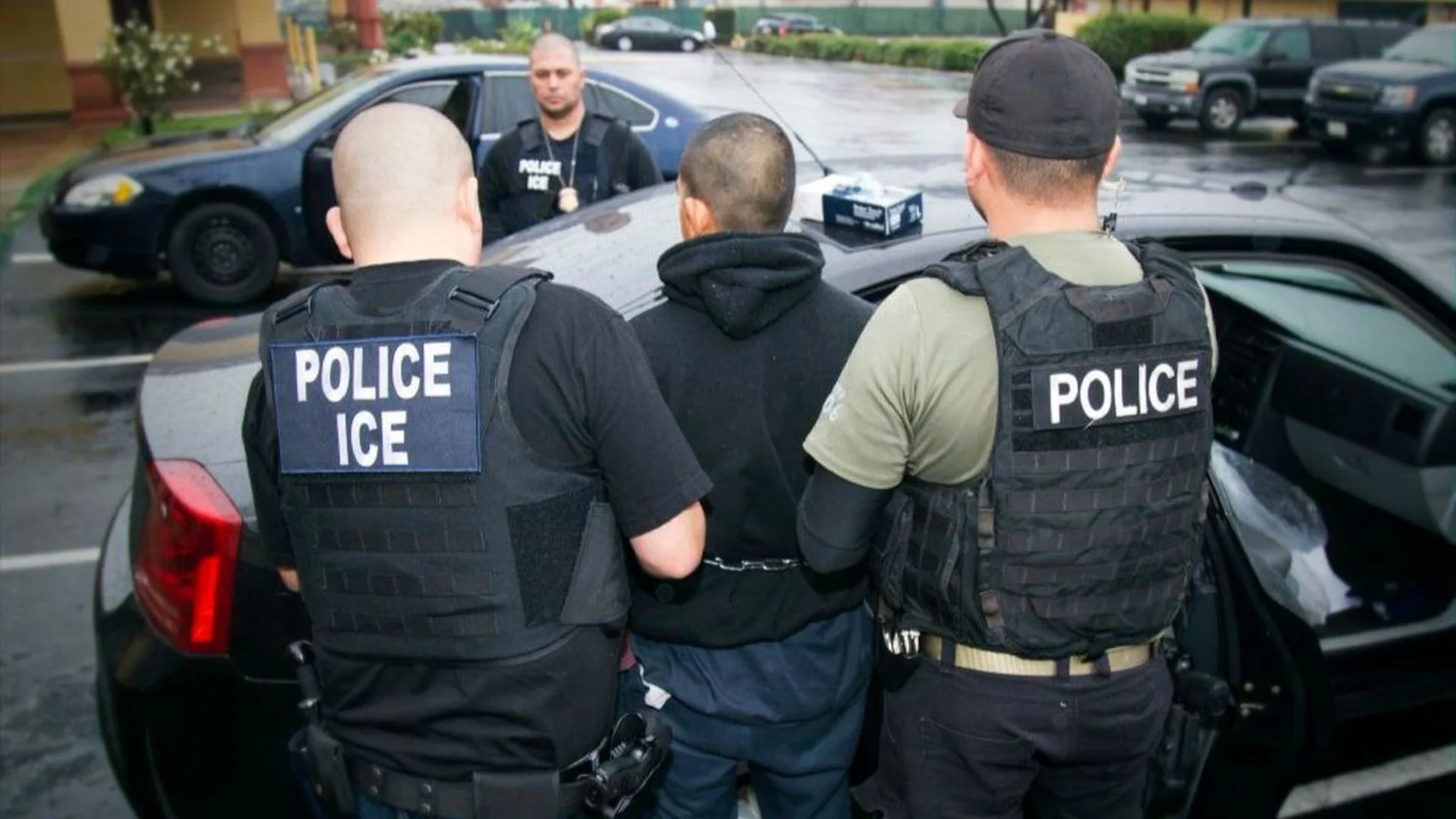What happens if you don't tell the police your name if they arrest you?